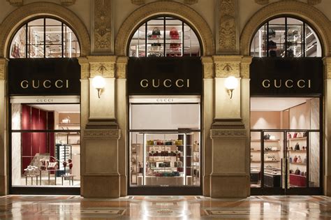 gucci sede di milano|rivenditori gucci a milano.